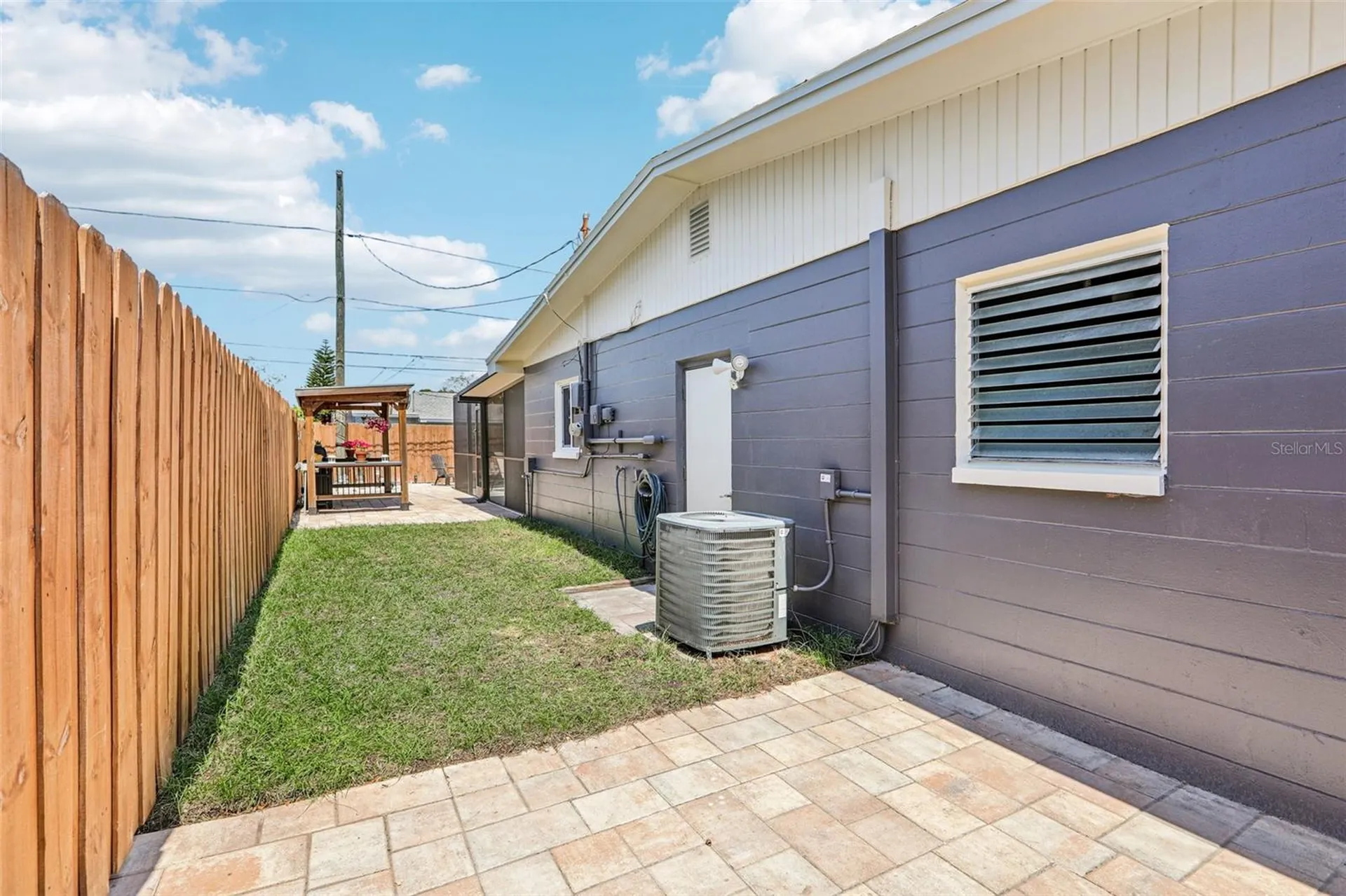 8541 75th Place Seminole FL 33777
