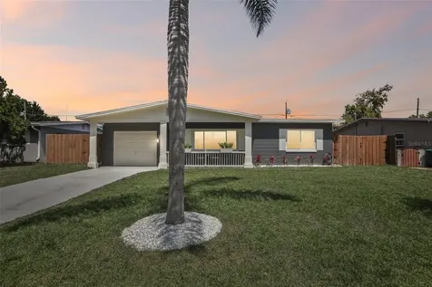 8541 75th Place Seminole FL 33777