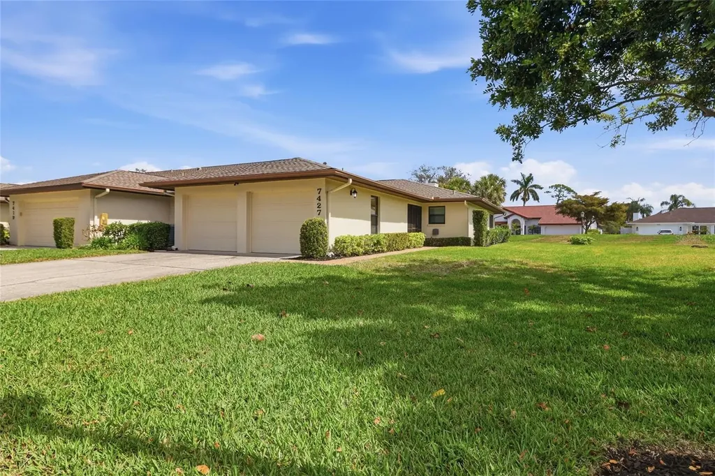 7427 Carnoustie Drive Sarasota FL 34238