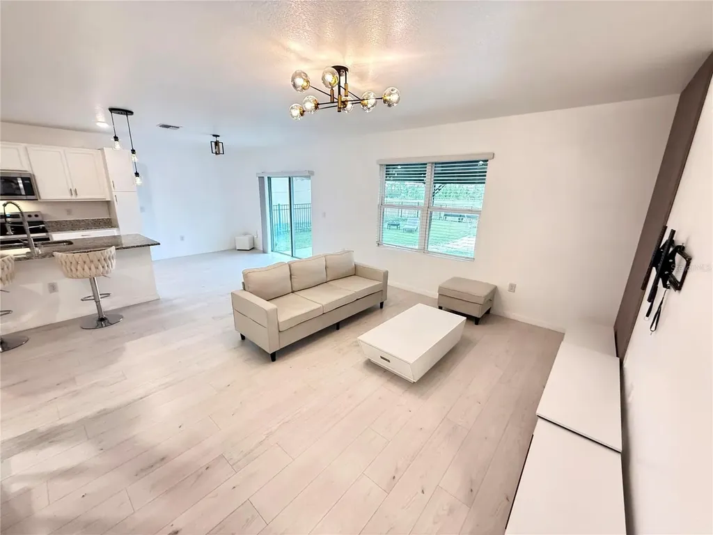 2731 House Finch Road Harmony FL 34773