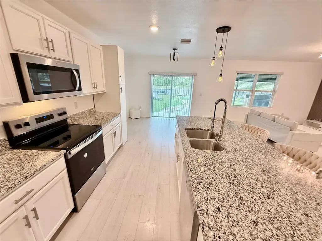 2731 House Finch Road Harmony FL 34773