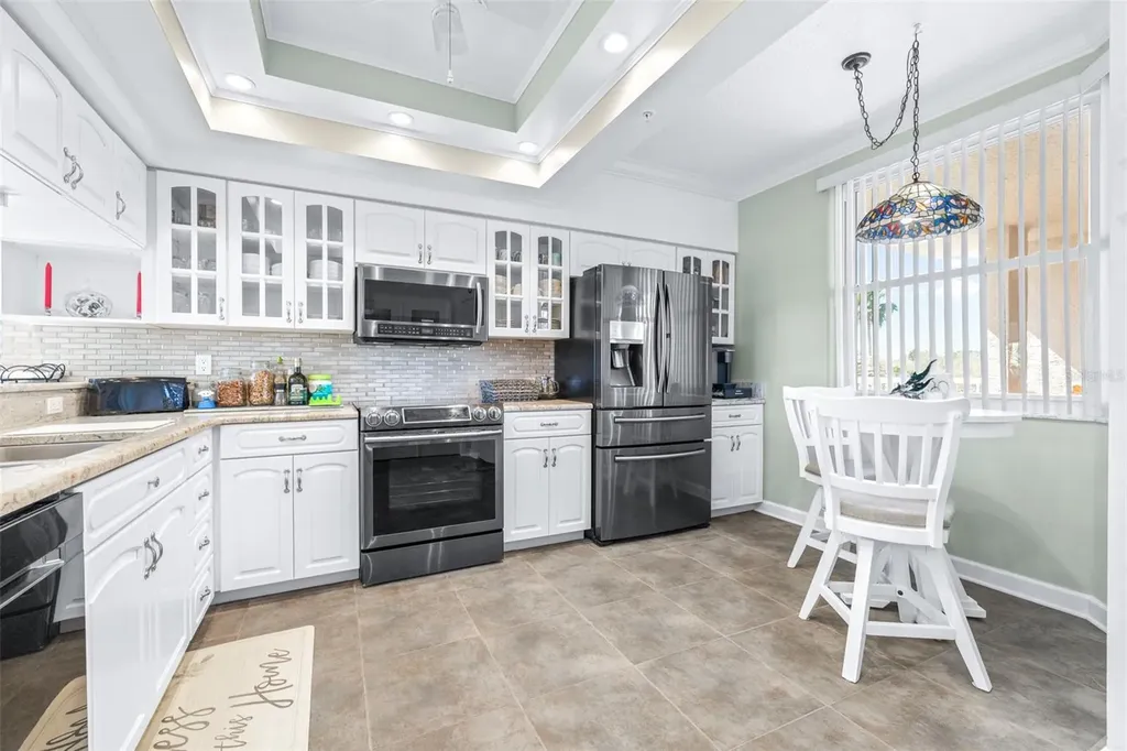 6399 Shoreline Drive St Petersburg FL 33708