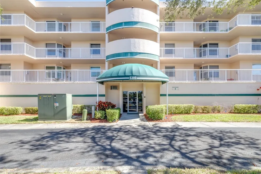6399 Shoreline Drive St Petersburg FL 33708