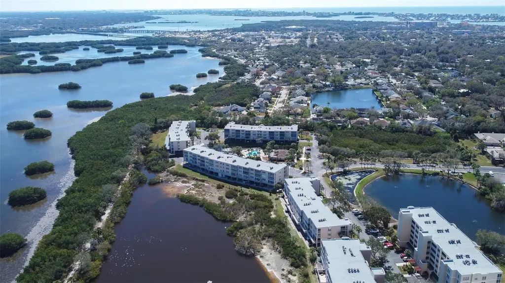6399 Shoreline Drive St Petersburg FL 33708