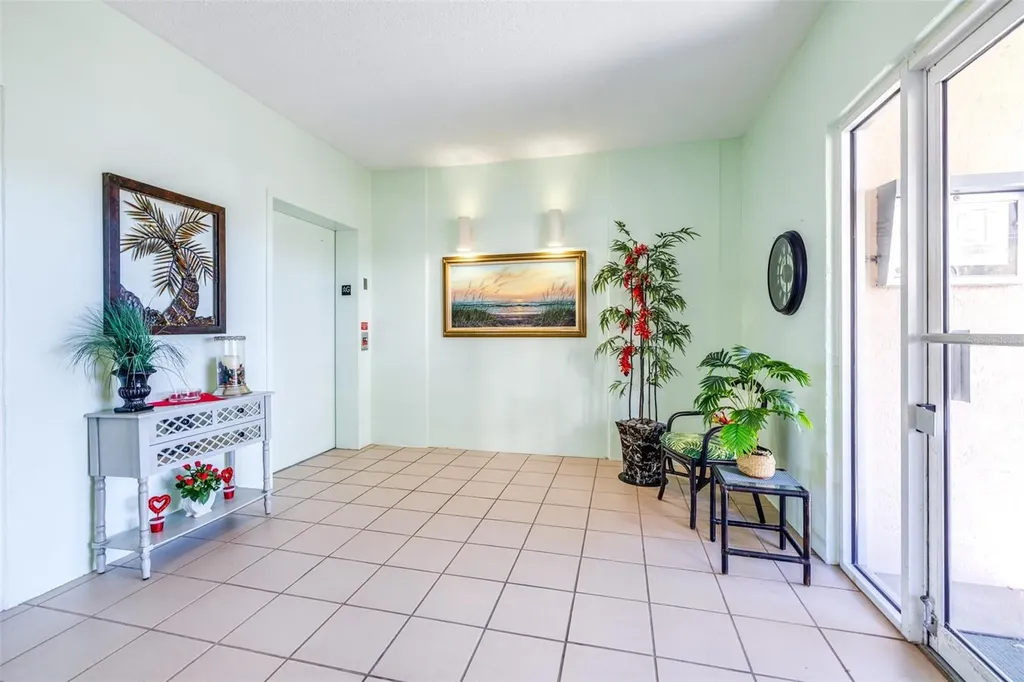 6399 Shoreline Drive St Petersburg FL 33708