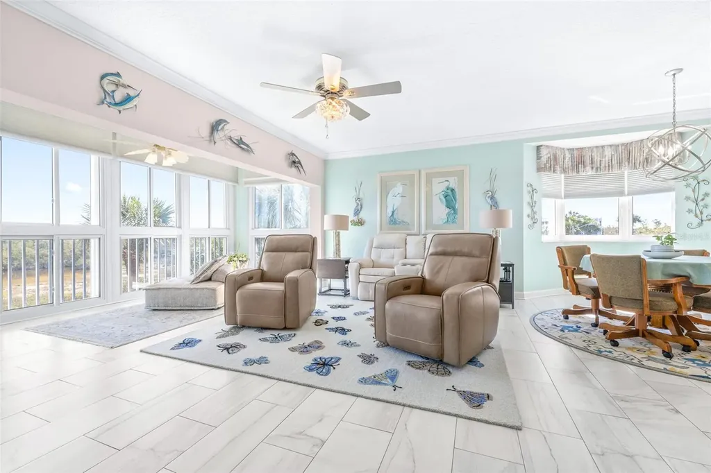 6399 Shoreline Drive St Petersburg FL 33708