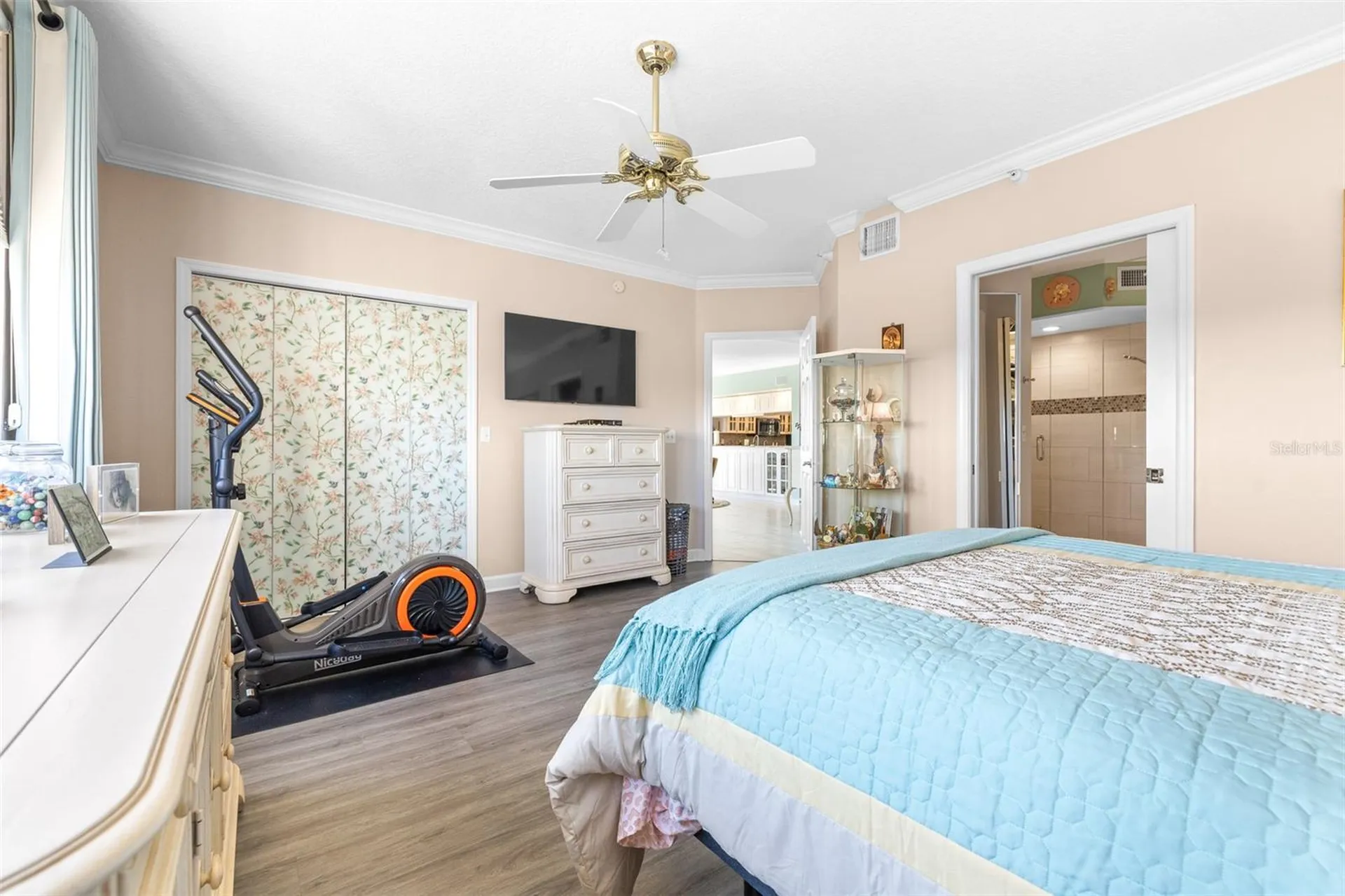 6399 Shoreline Drive St Petersburg FL 33708