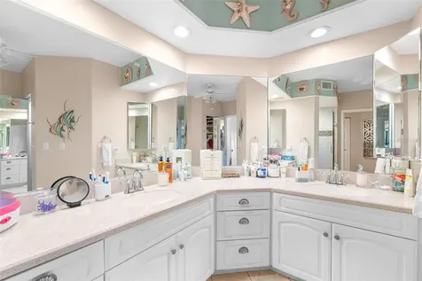 6399 Shoreline Drive St Petersburg FL 33708