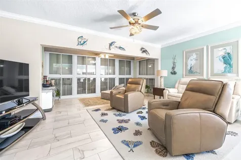 6399 Shoreline Drive St Petersburg FL 33708