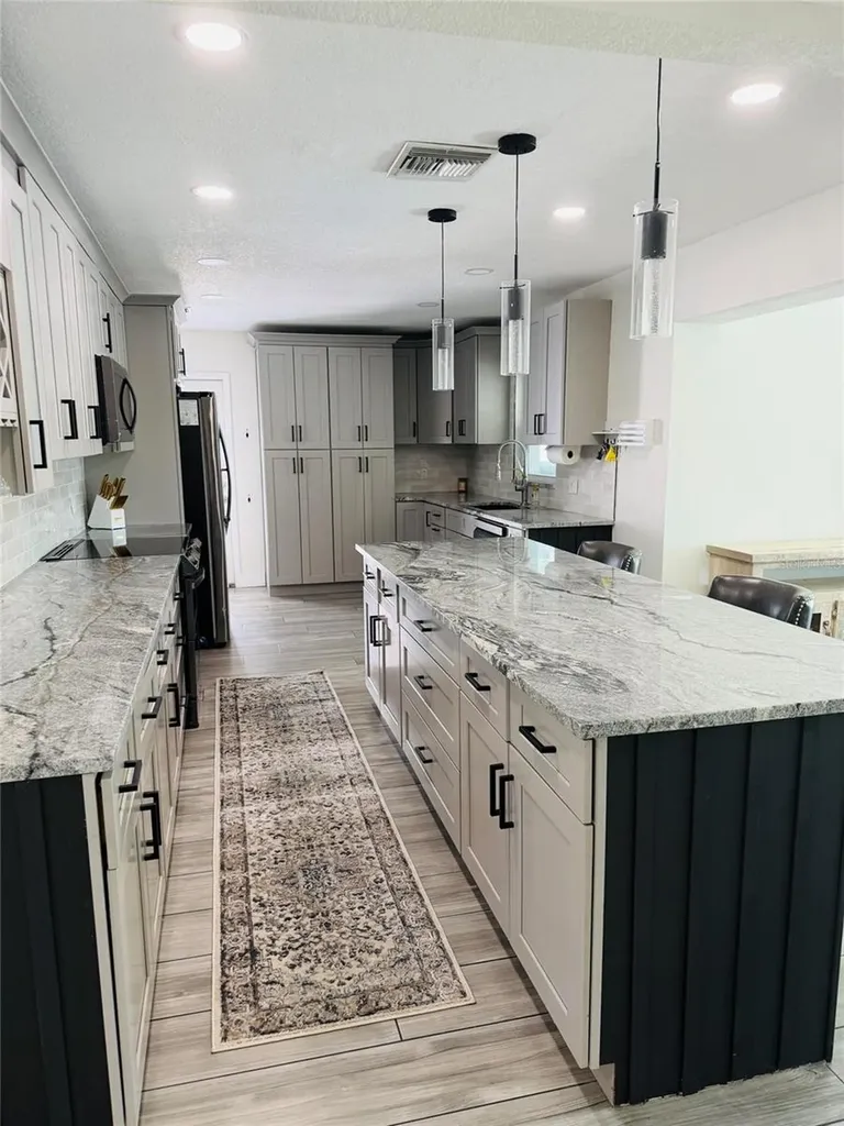 8280 32nd Avenue N St Petersburg FL 33710