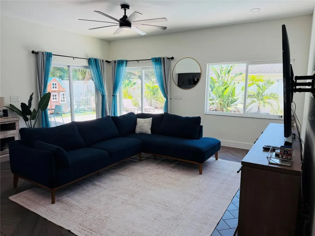 8280 32nd Avenue N St Petersburg FL 33710