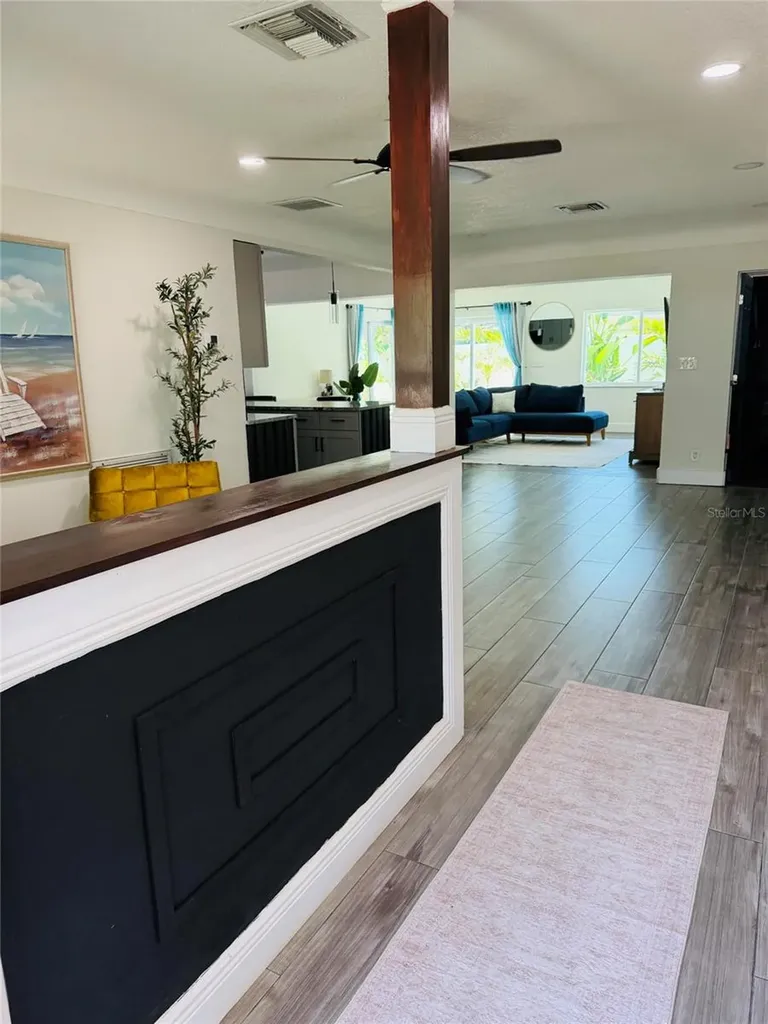 8280 32nd Avenue N St Petersburg FL 33710