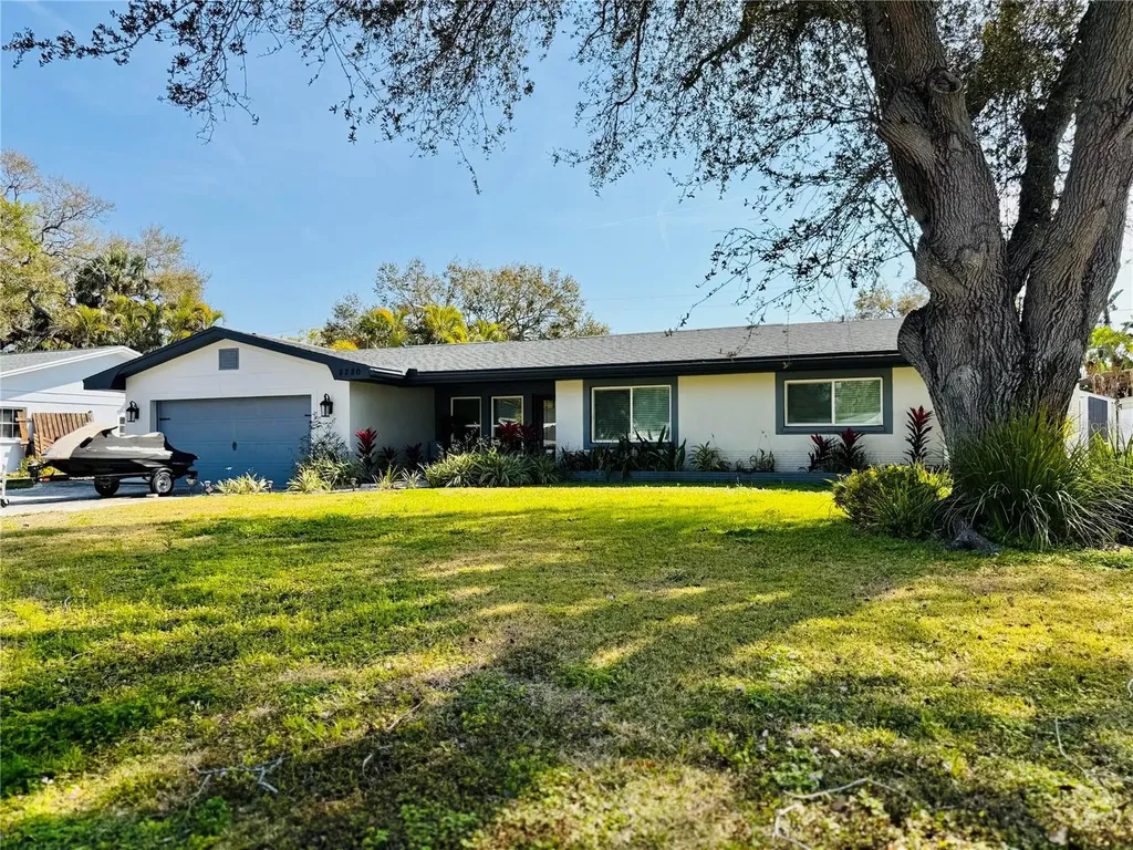 8280 32nd Avenue N St Petersburg FL 33710