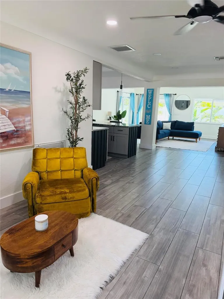 8280 32nd Avenue N St Petersburg FL 33710