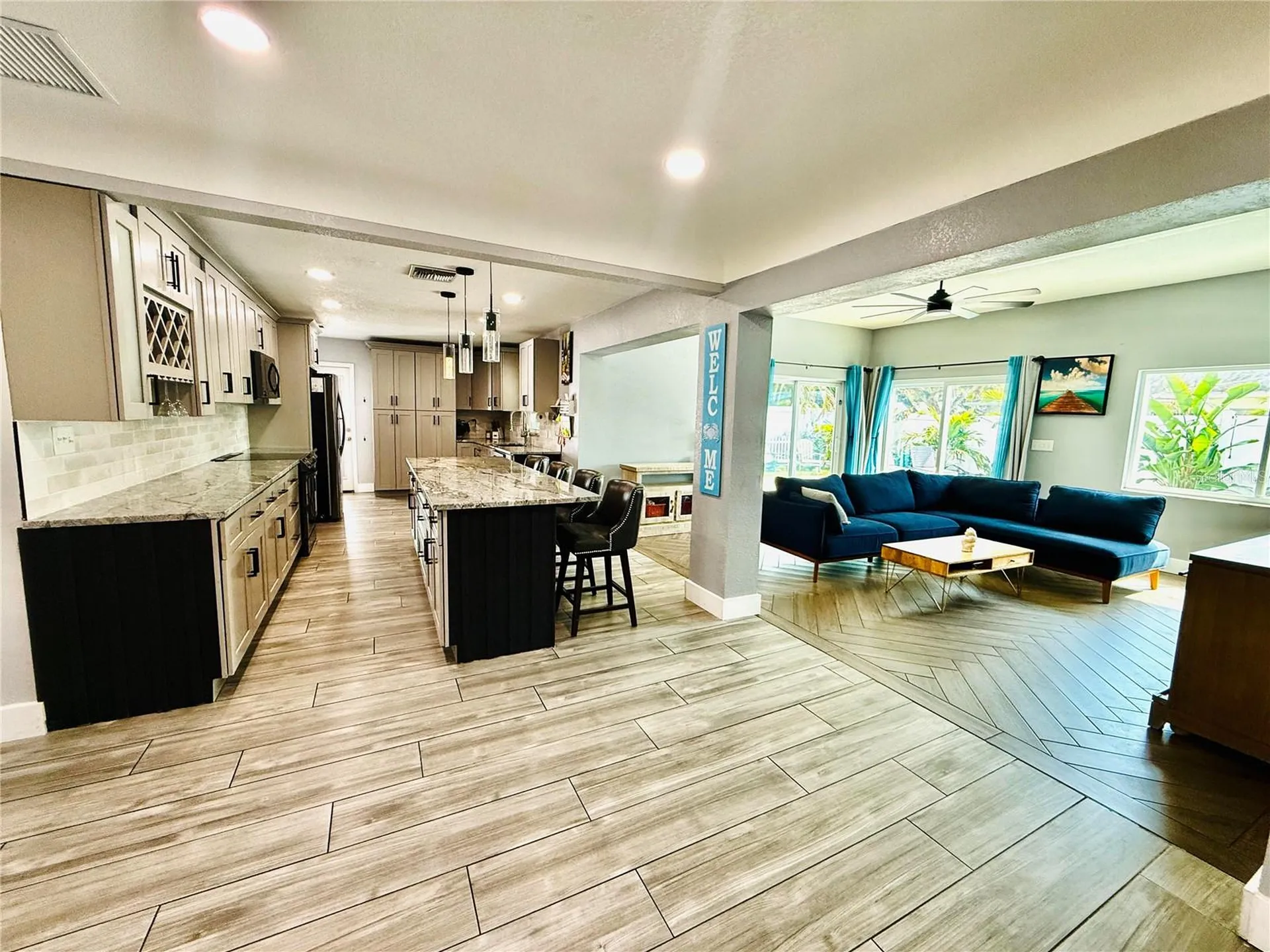 8280 32nd Avenue N St Petersburg FL 33710