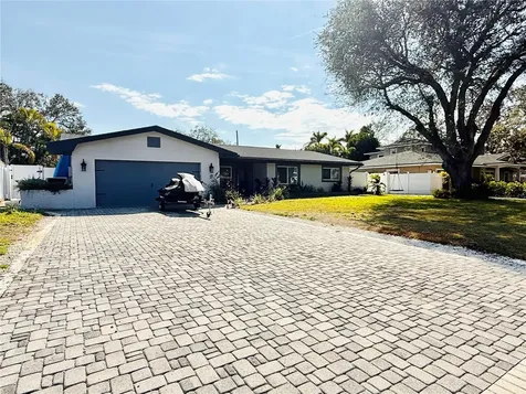 8280 32nd Avenue N St Petersburg FL 33710