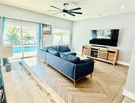 8280 32nd Avenue N St Petersburg FL 33710