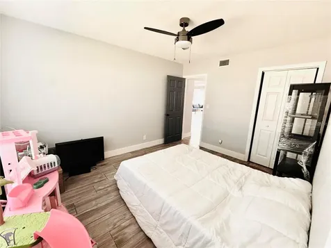 8280 32nd Avenue N St Petersburg FL 33710