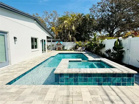 8280 32nd Avenue N St Petersburg FL 33710