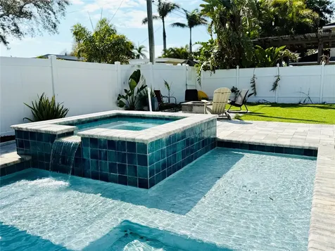 8280 32nd Avenue N St Petersburg FL 33710