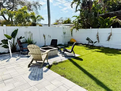 8280 32nd Avenue N St Petersburg FL 33710