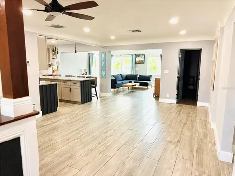 8280 32nd Avenue N St Petersburg FL 33710