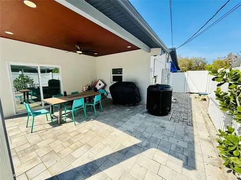 8280 32nd Avenue N St Petersburg FL 33710