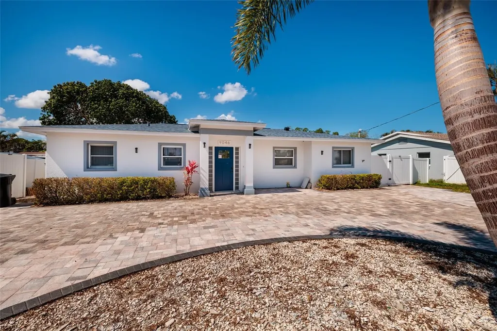 9046 Treasure Lane NE St Petersburg FL 33702