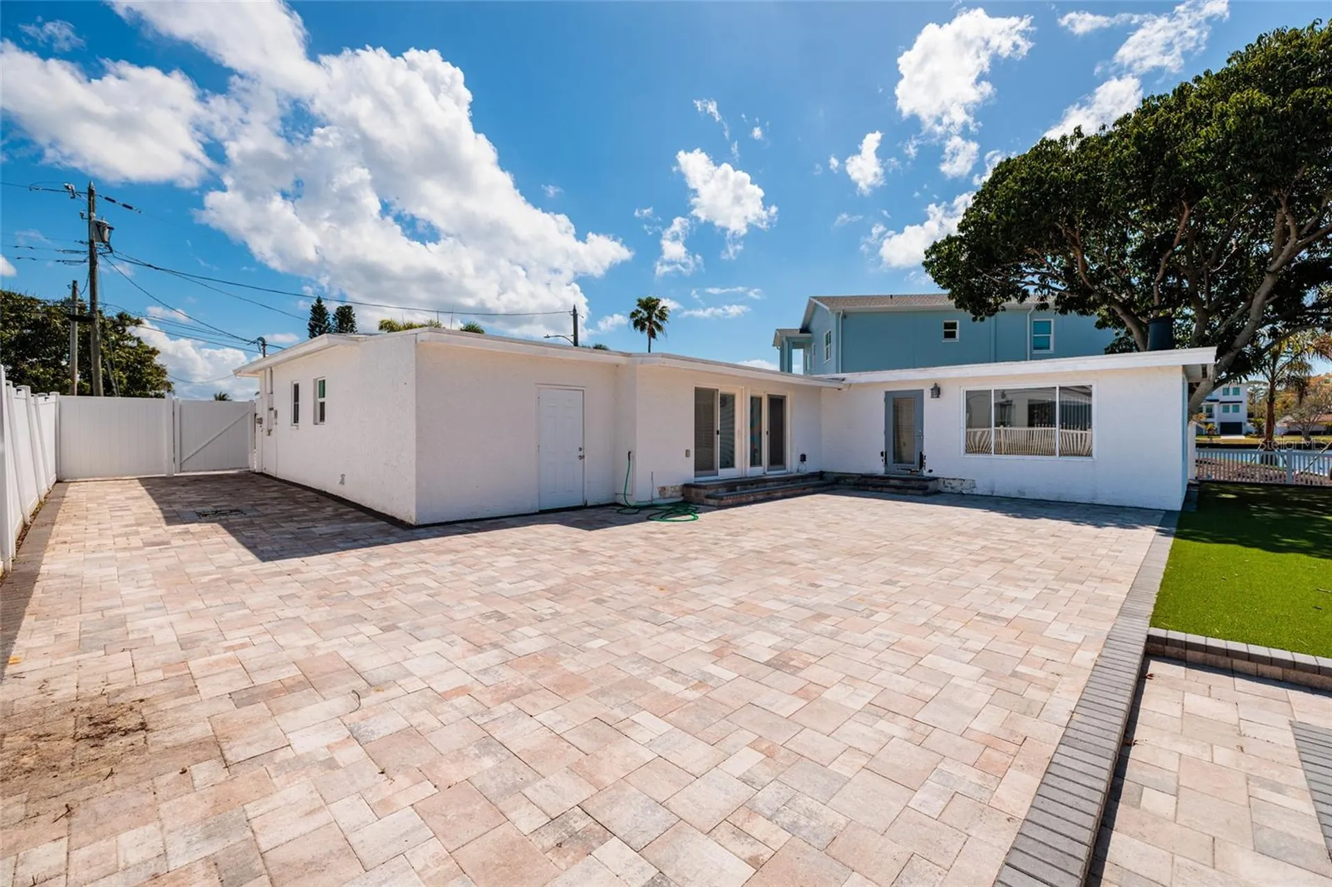 9046 Treasure Lane NE St Petersburg FL 33702