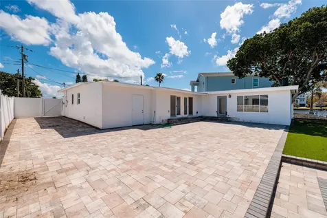 9046 Treasure Lane NE St Petersburg FL 33702