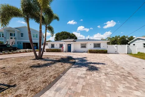9046 Treasure Lane NE St Petersburg FL 33702
