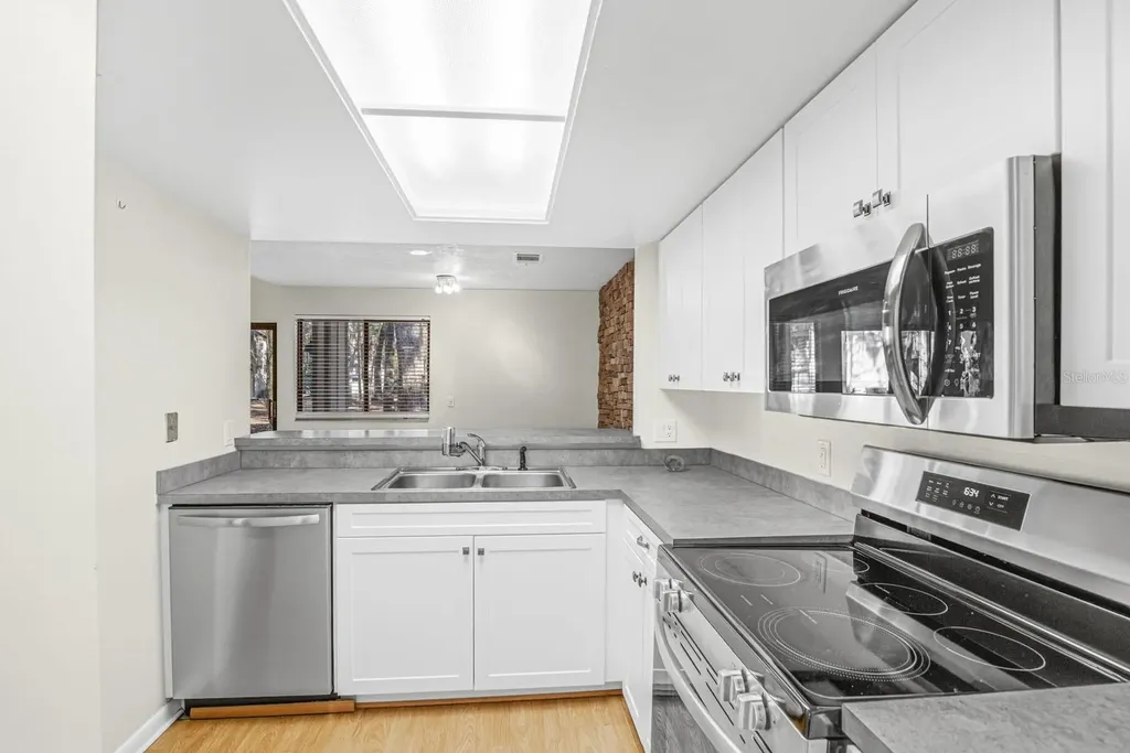 5528 SW 4th Place Gainesville FL 32607