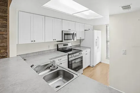 5528 SW 4th Place Gainesville FL 32607