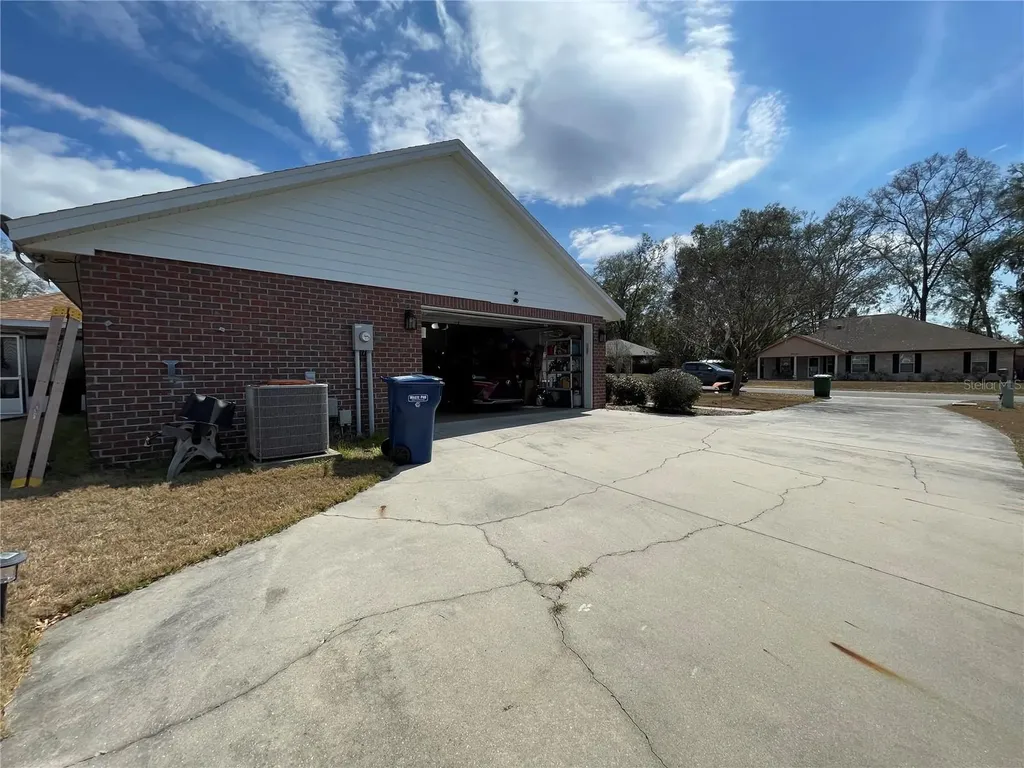 25336 SW 22nd Avenue Newberry FL 32669