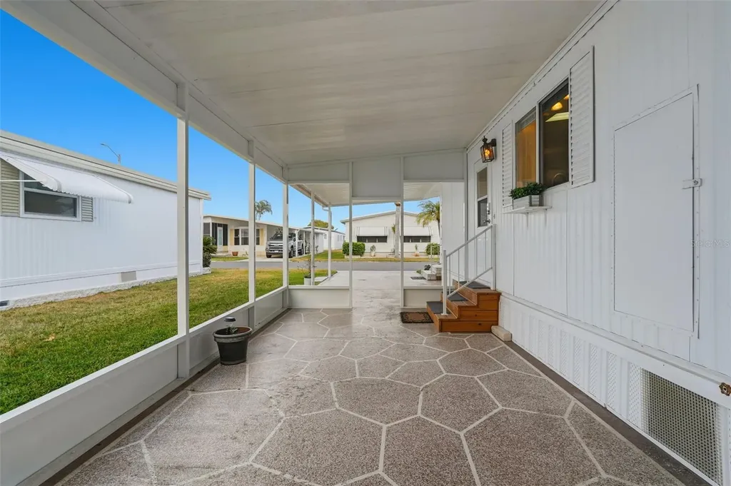 2101 Maui Drive Holiday FL 34691