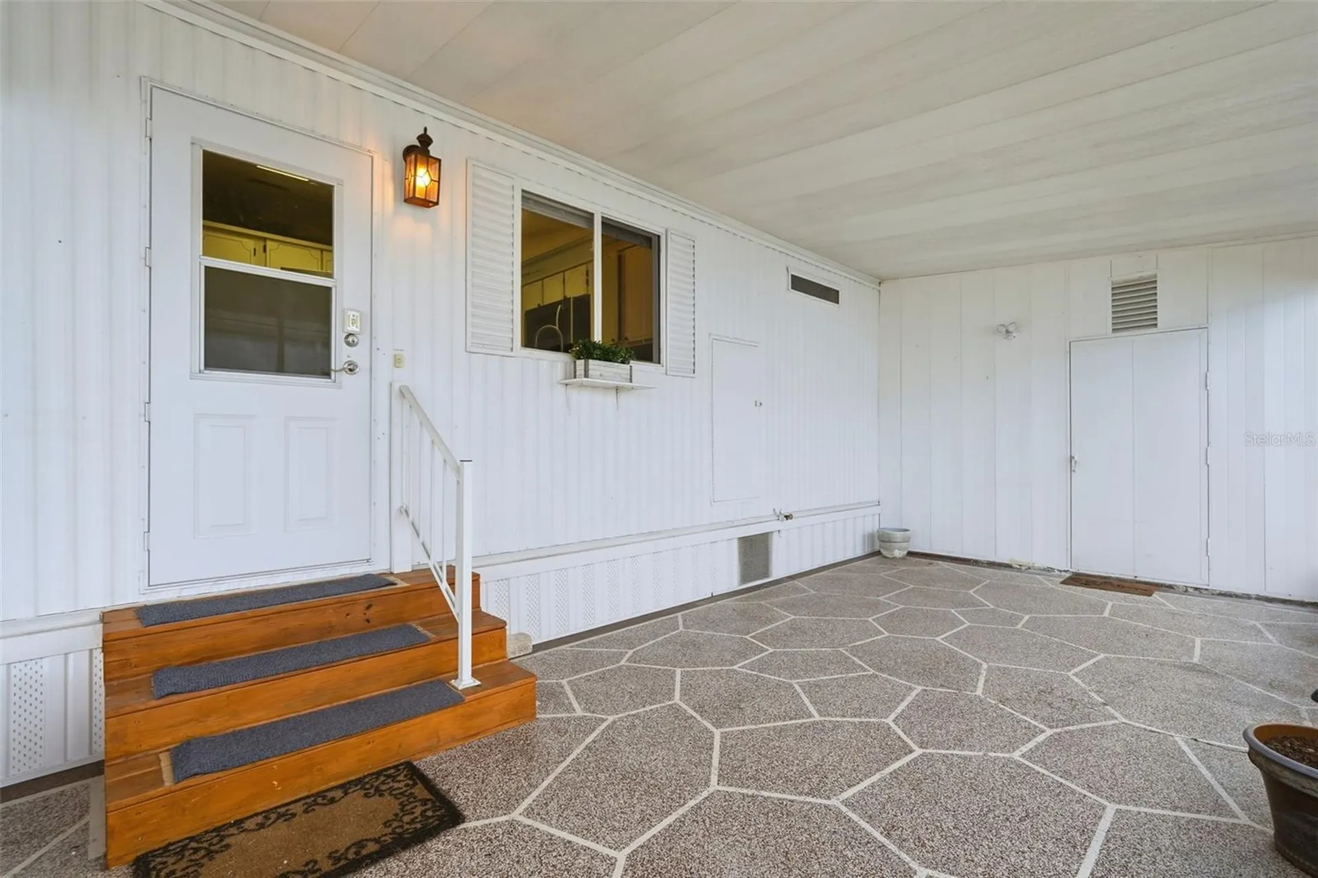 2101 Maui Drive Holiday FL 34691