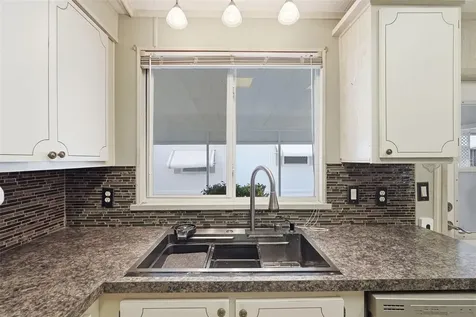 2101 Maui Drive Holiday FL 34691