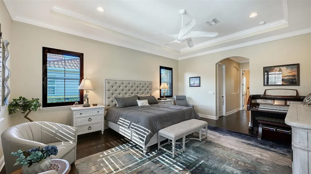 4709 Vasca Drive Sarasota FL 34240