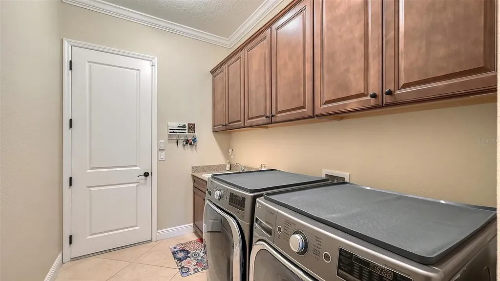 4709 Vasca Drive Sarasota FL 34240