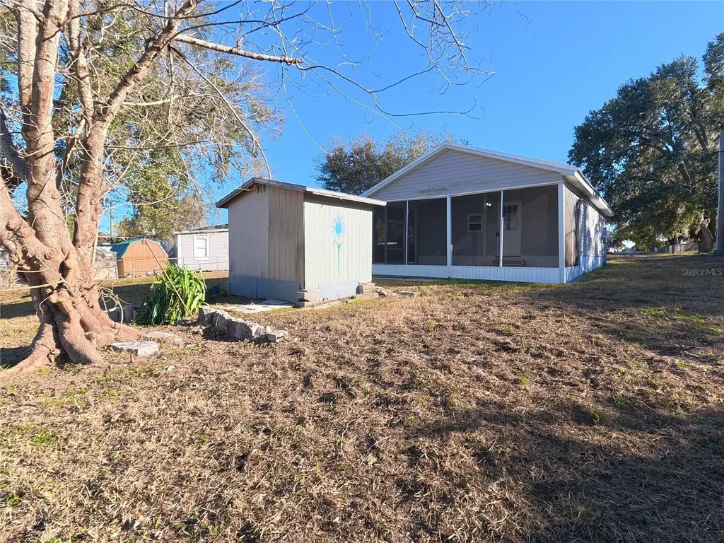 702 Hillsboro Street Plant City FL 33563