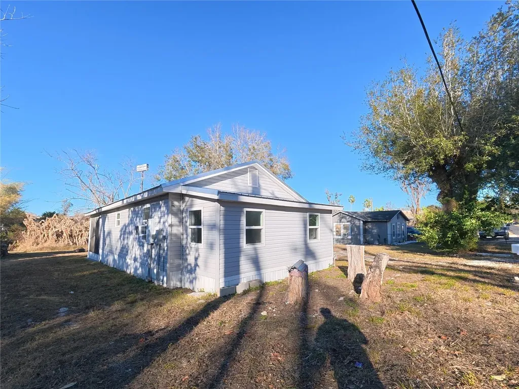 702 Hillsboro Street Plant City FL 33563