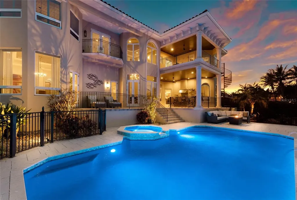 617 N Owl Drive Sarasota FL 34236