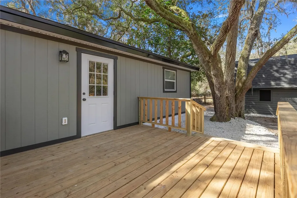16545 NE 17th Place Silver Springs FL 34488