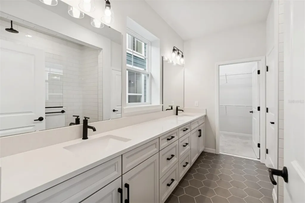 9476 Hartline Way Orlando FL 32827