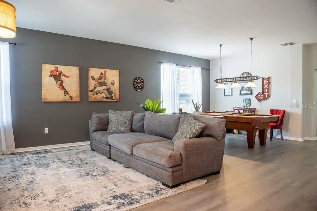 210 Las Fuentes Drive Kissimmee FL 34746