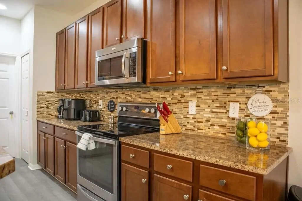 210 Las Fuentes Drive Kissimmee FL 34746