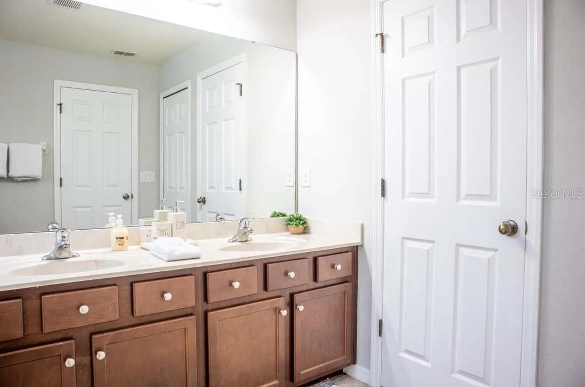 210 Las Fuentes Drive Kissimmee FL 34746