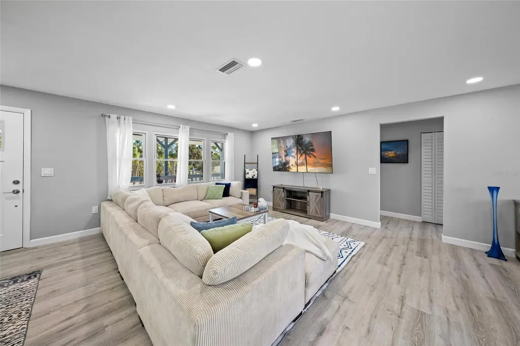 691 Gulf Bay Road Longboat Key FL 34228