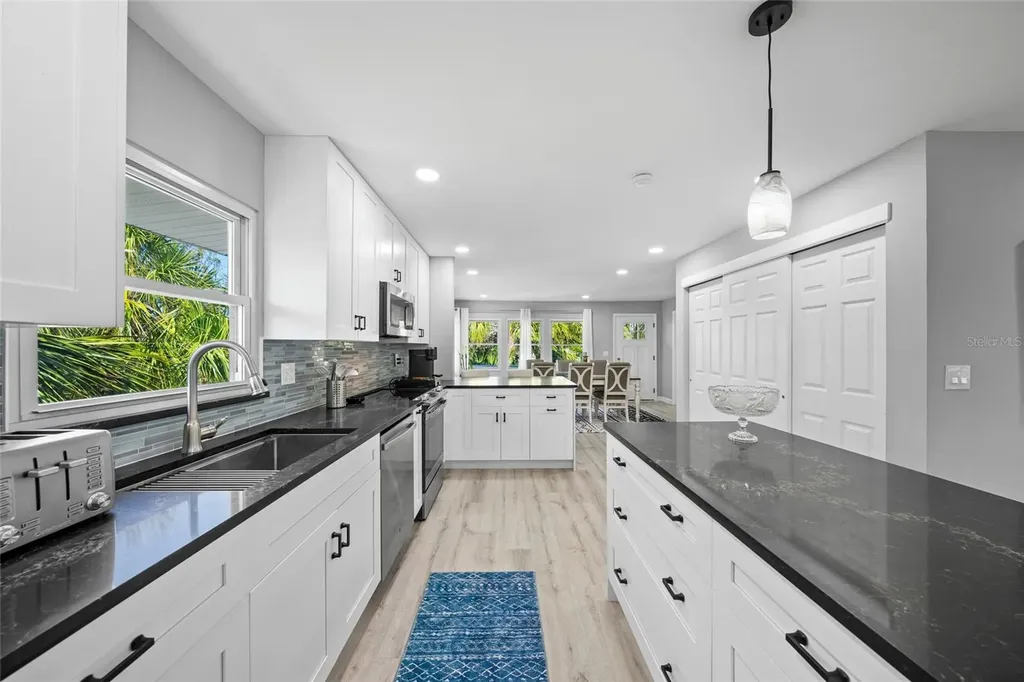 691 Gulf Bay Road Longboat Key FL 34228