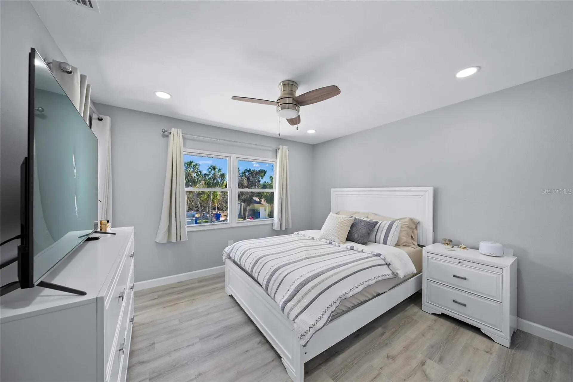 691 Gulf Bay Road Longboat Key FL 34228
